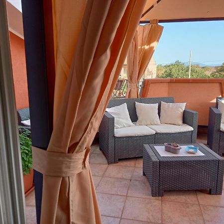 Casa Vacanza Le 2 Isole Suni 외부 사진