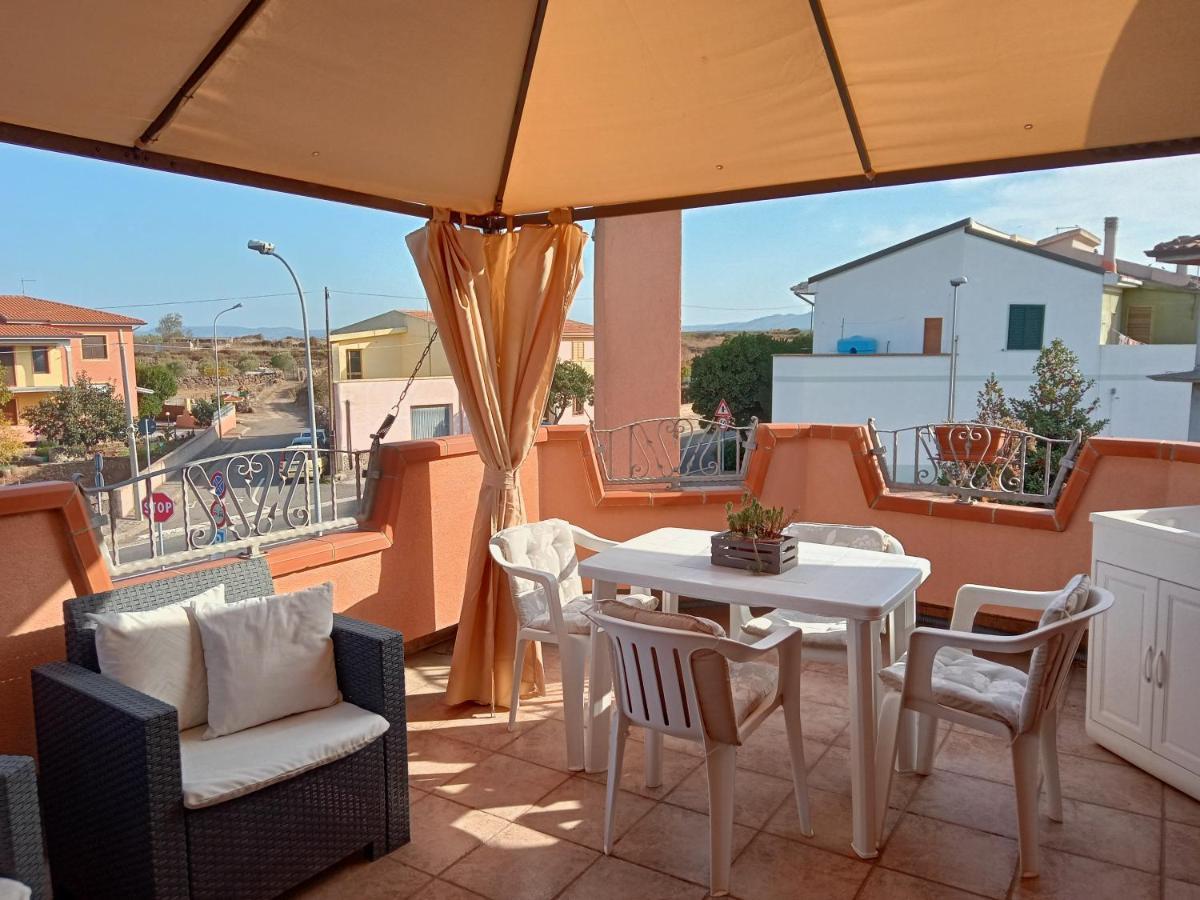 Casa Vacanza Le 2 Isole Suni 외부 사진